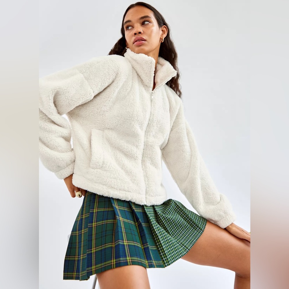 Sunday Best Mockneck Fuzzy Zip-Up - Picture 7 of 10